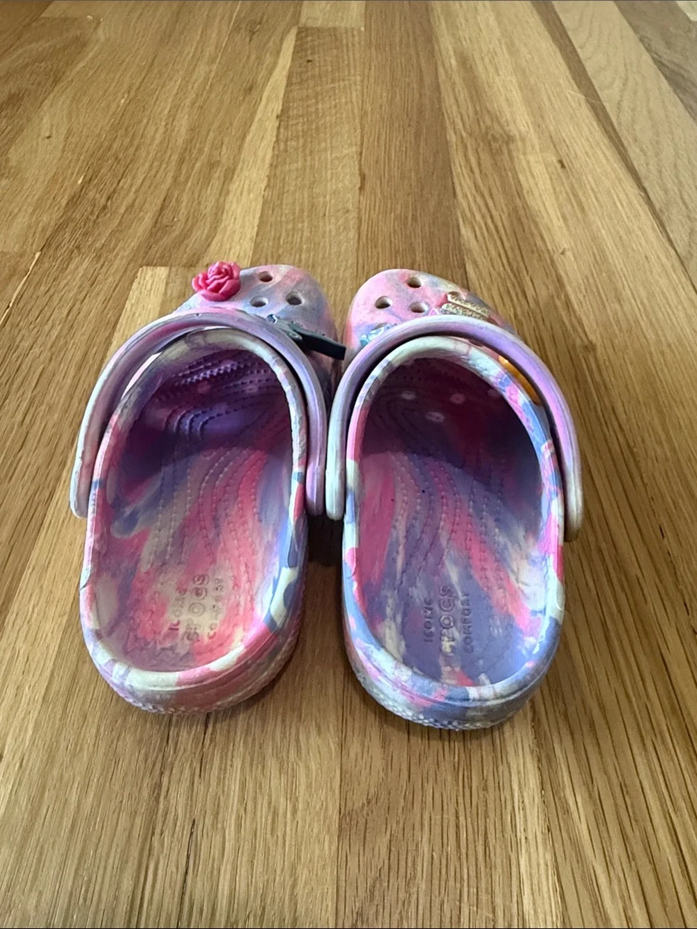 Crocs Kids Tie-Dye Pink Multi Clog with Charms toddler size 10